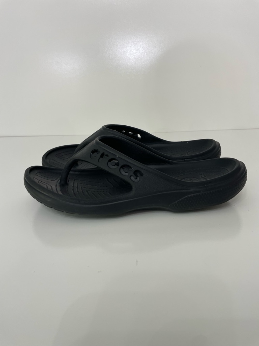 CROCS Baya Black Cutout Contoured Flip Flops, Men’s Size 8, Women’s size 10